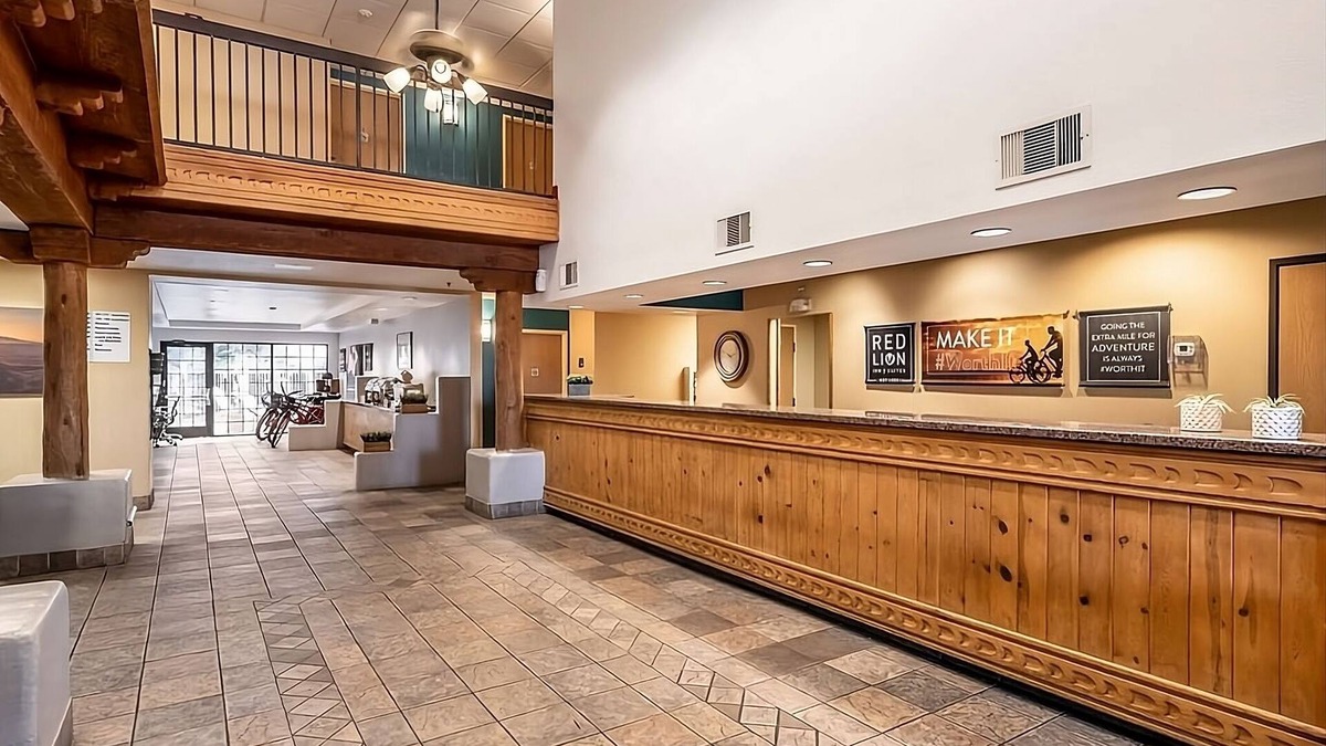 Palm Valley Hotel | Pet-friendly at Red Lion Inn & Suites Goodyear Phoenix! FREE Parking!