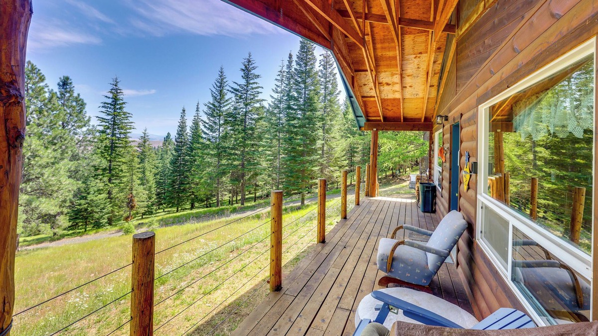 Enterprise Cabin | Pet-Friendly Cabin on 10 Acres in Joseph: Private!