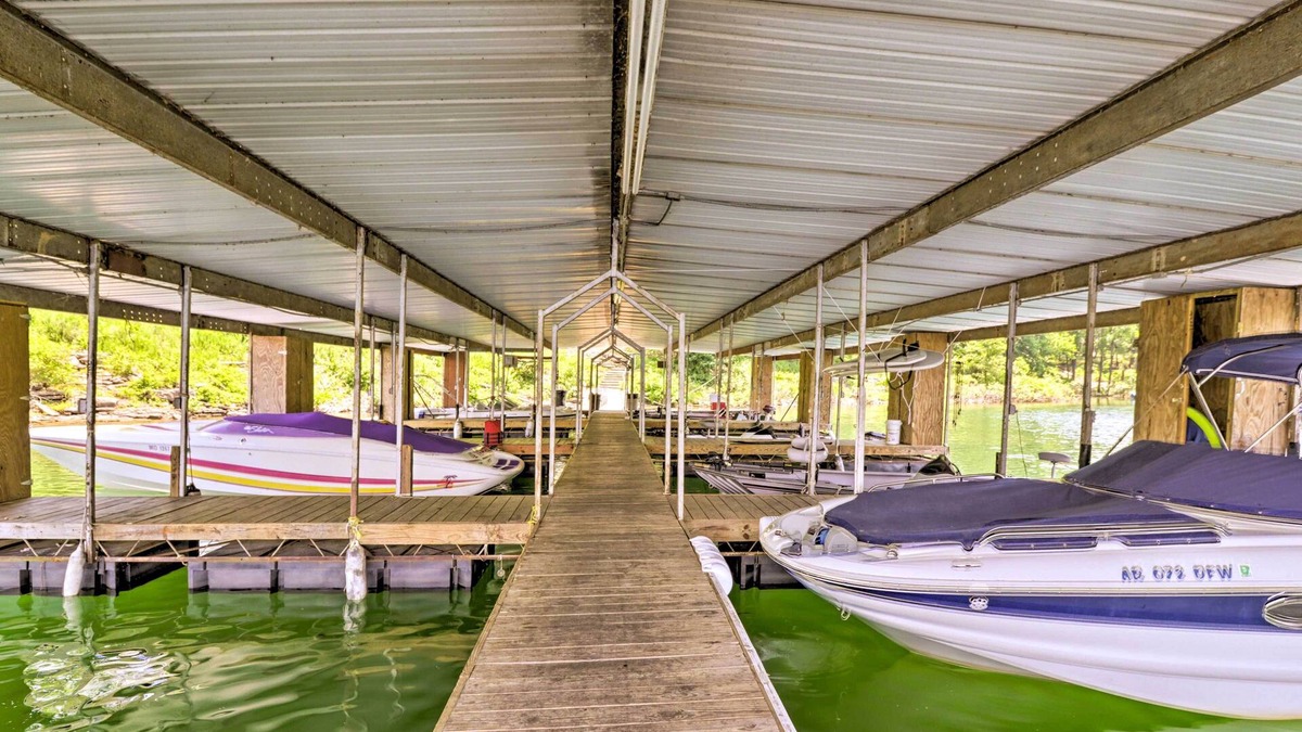 Greers Ferry Cabin | Pet-Friendly Cabin with Designated Boat Slip!