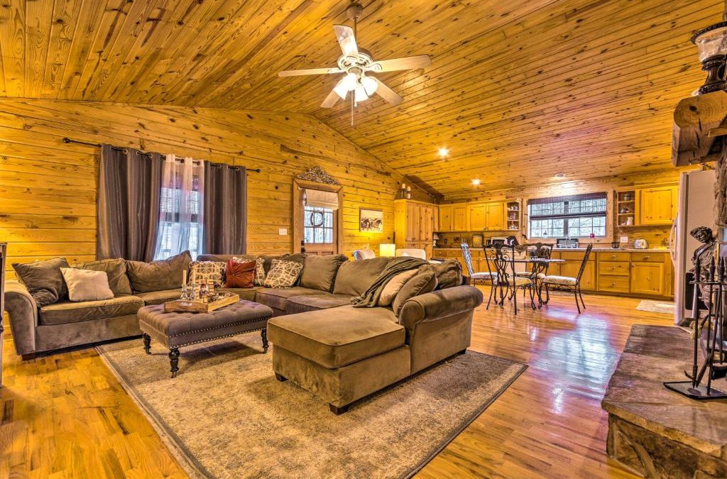 Cabot House | Pet-Friendly Cabot Cabin with Fenced Yard!