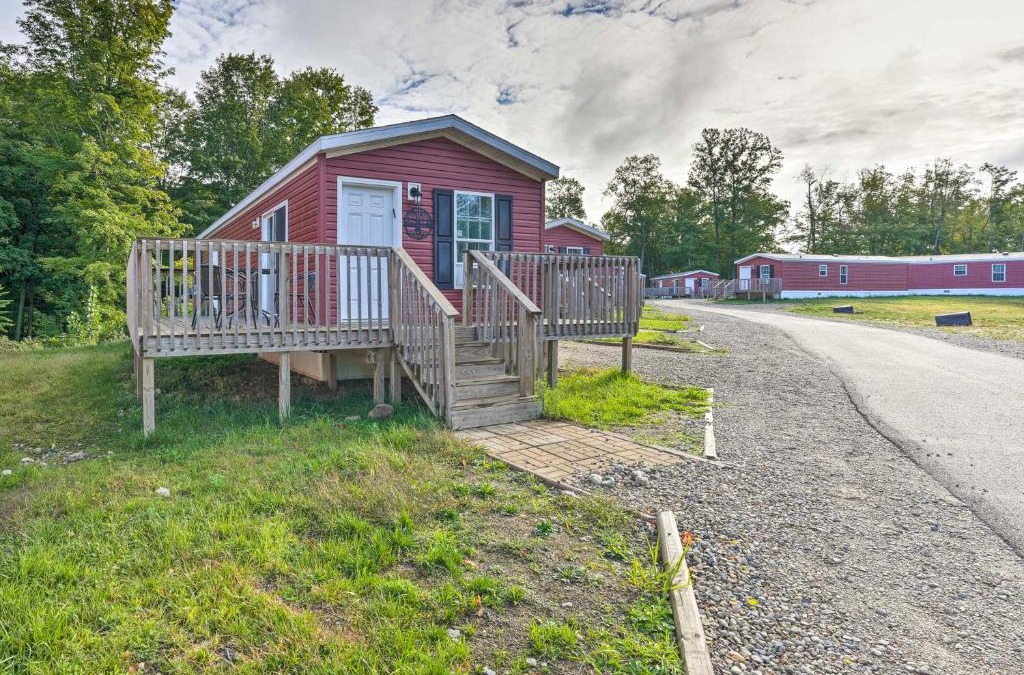 Cassopolis House | Pet-Friendly Cassoplis Cabin, Close to Parks!