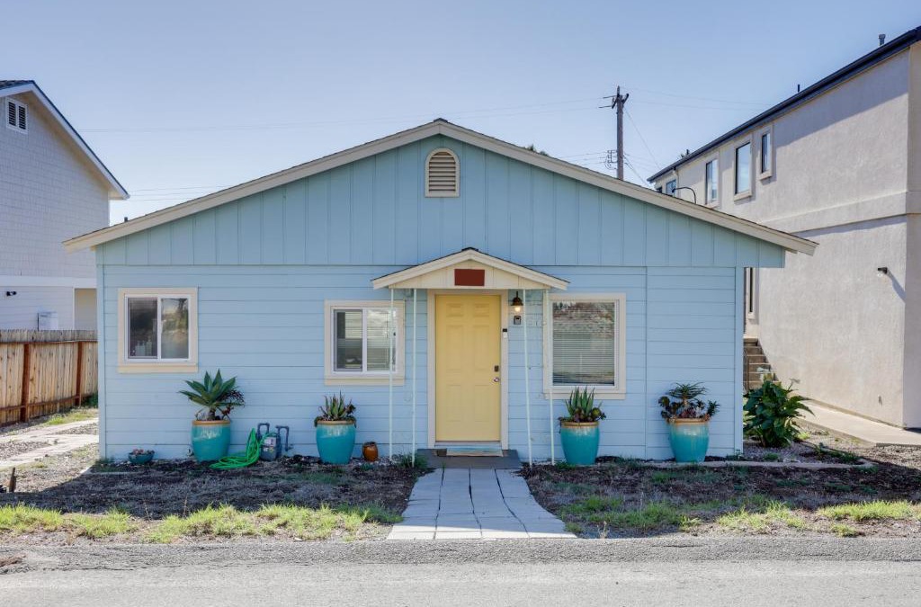 Cayucos House | Pet-Friendly Cayucos Home Walk to Public Beach!