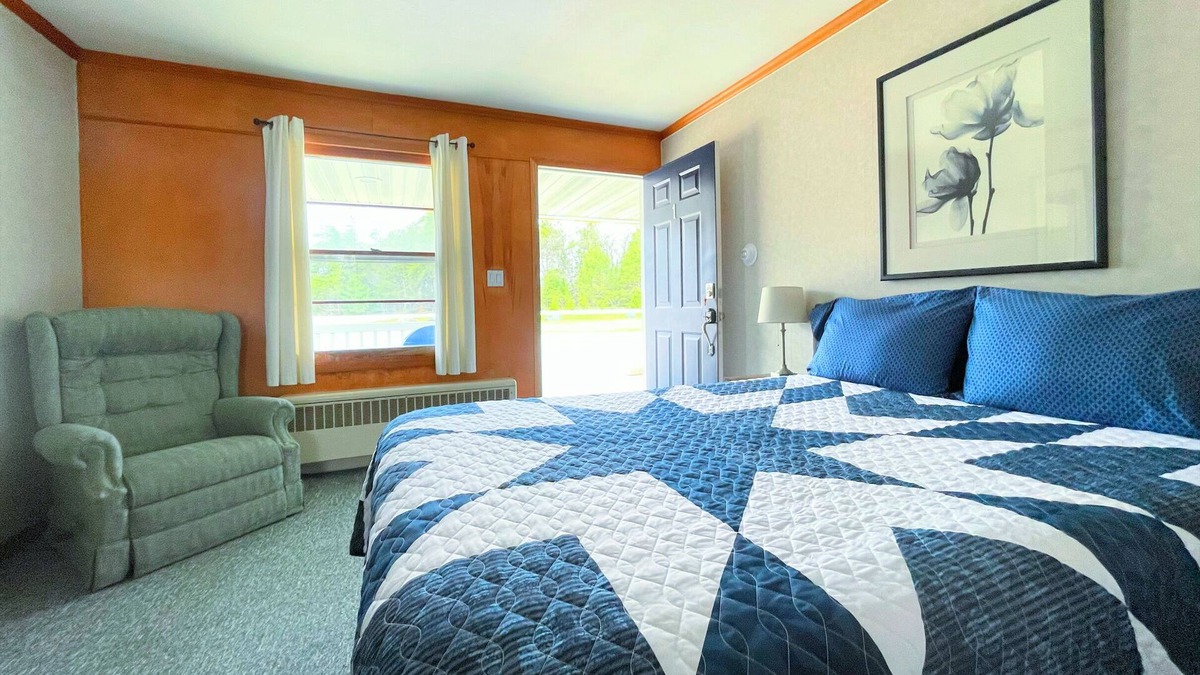 Rapid River Apartment | Pet friendly & Centrally located