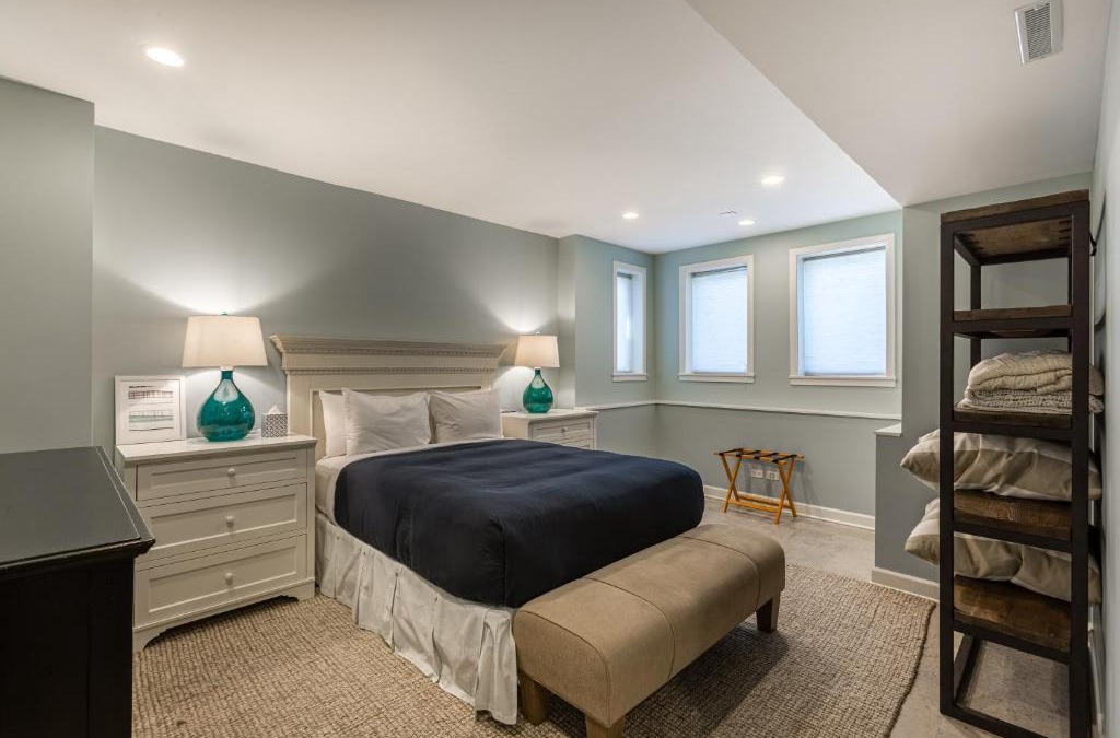 Sheffield Neighbors Apartment | PET FRIENDLY! Charming and Cozy - Close to DePaul and Public Transit apts