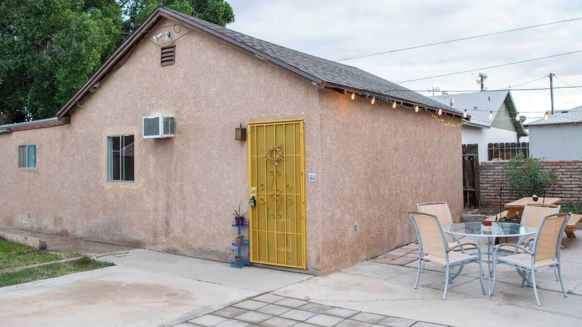 Yuma Townsite House | Pet-Friendly, Charming bungalow with WiFi and AC in sunny Yuma