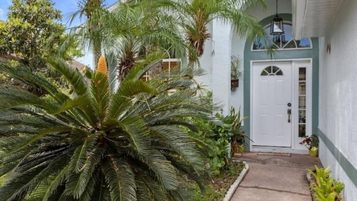 Chuluota House | Pet Friendly!✰ Charming home with big patio!