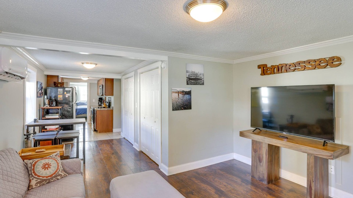 Chattanooga Apartment | Pet-Friendly Chattanooga Duplex in NorthShore!