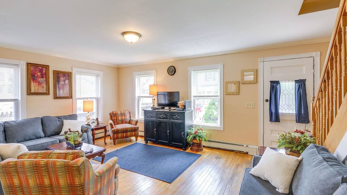 Claremont House | Pet-Friendly Claremont Vacation Rental!