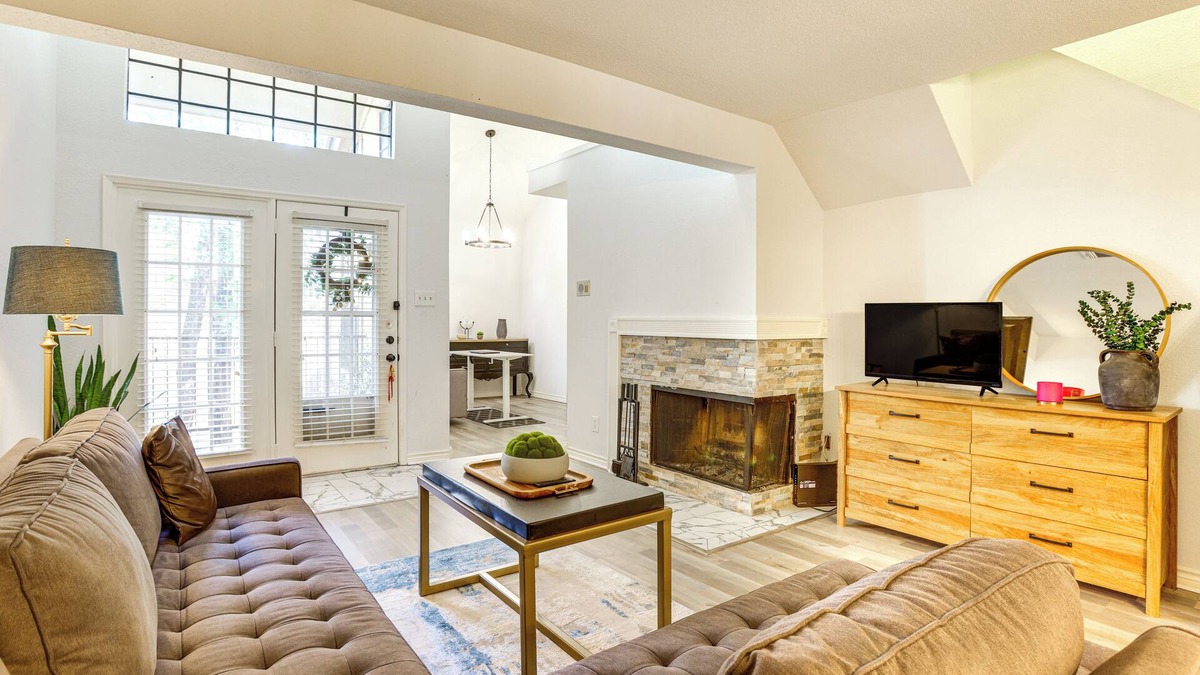 Bammel Condo | Pet-Friendly Condo w/Pool Access in Houston