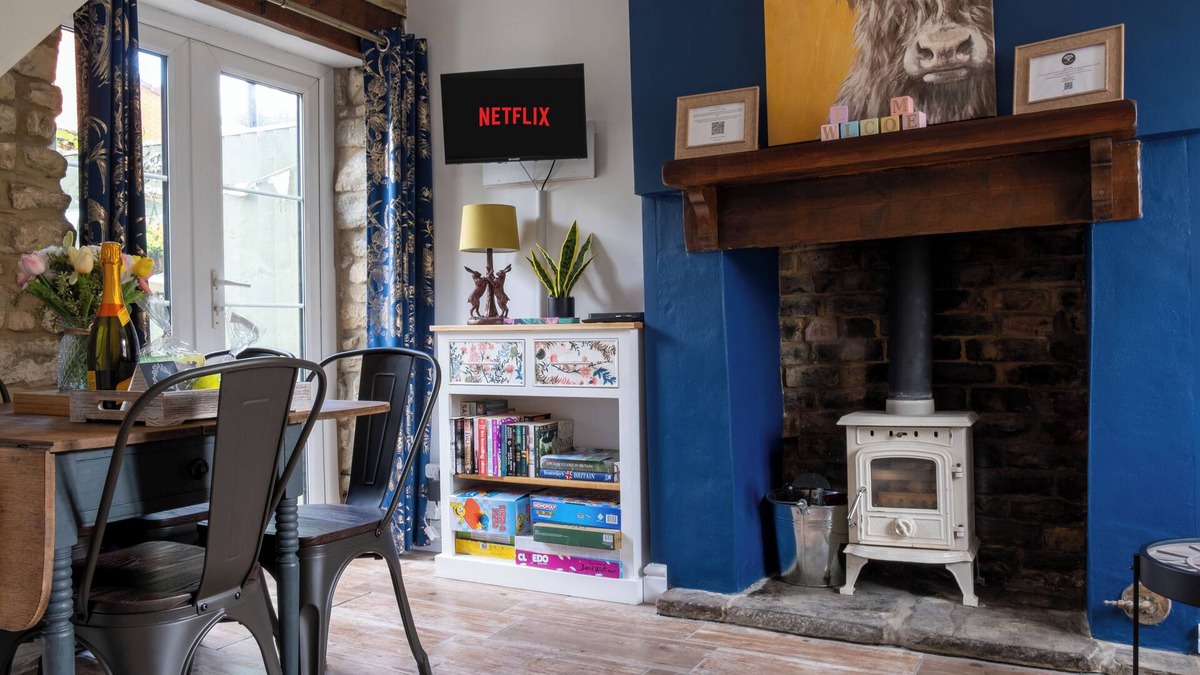 Stonehouse Cottage | Pet Friendly Cottage, Near Amenities with Log Fire