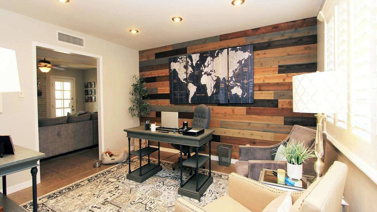 Sunset House | Pet friendly. Cozy 3-BR home with office, fitness room, laundry in El Paso