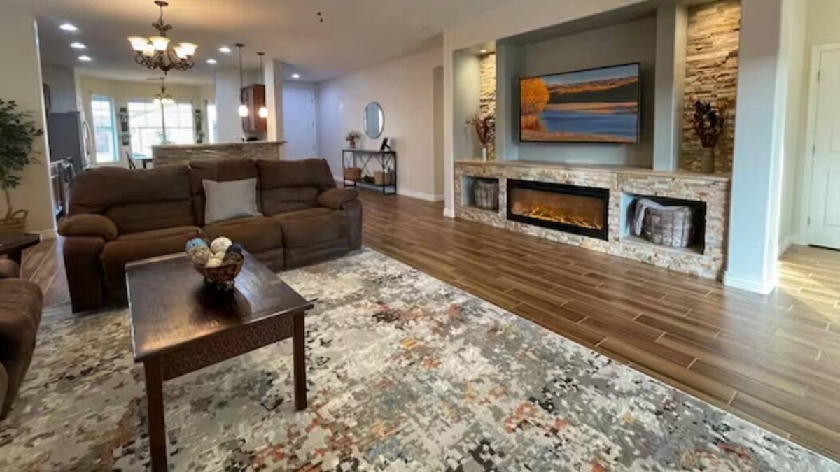 Crossriver House | Pet-Friendly, Cozy Home with Spacious Backyard - Your Perfect Arizona Getaway!