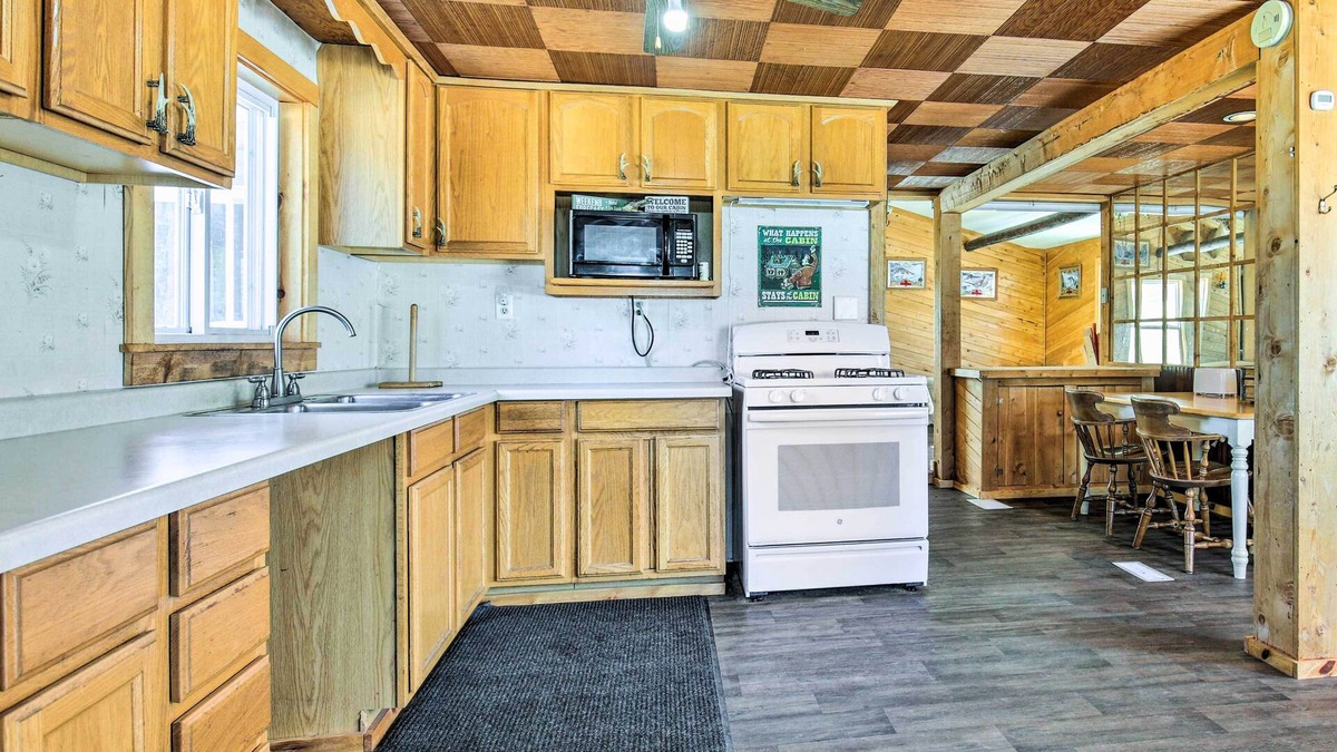 Crandon Cottage | Pet-friendly Crandon Vacation Rental Near Raceway!