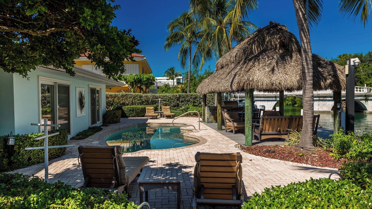 Marathon Apartment | Pet-friendly Duplex unit with pool, cabana, grill, and waterside views!