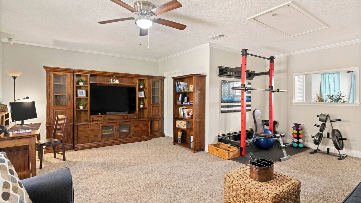 Country Club Estates House | Pet Friendly/Exercise Room