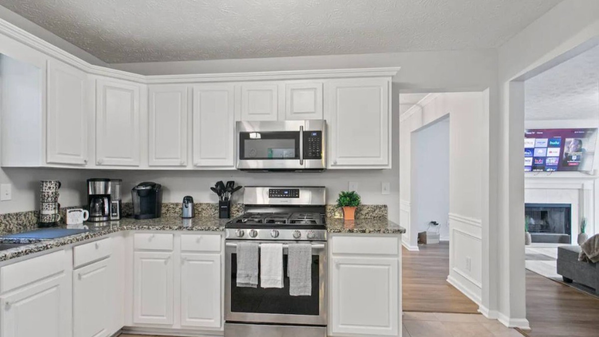 Lawrenceville House | Pet-Friendly Extended Stay w/BBQ and Sunroom