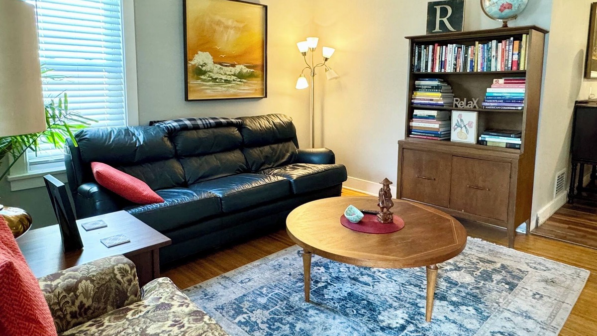 East Rochester Apartment | Pet friendly first floor one bedroom apartment!