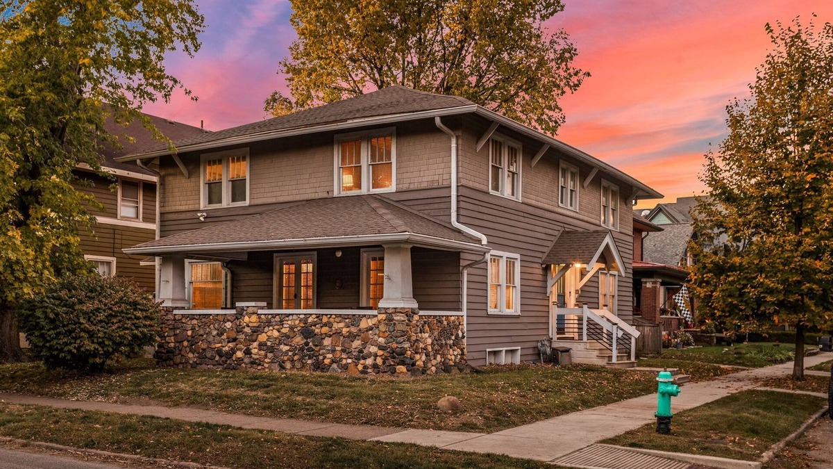 Old Northside House | Pet Friendly, Fire Pit, Corn-hole | Indy Heritage House
