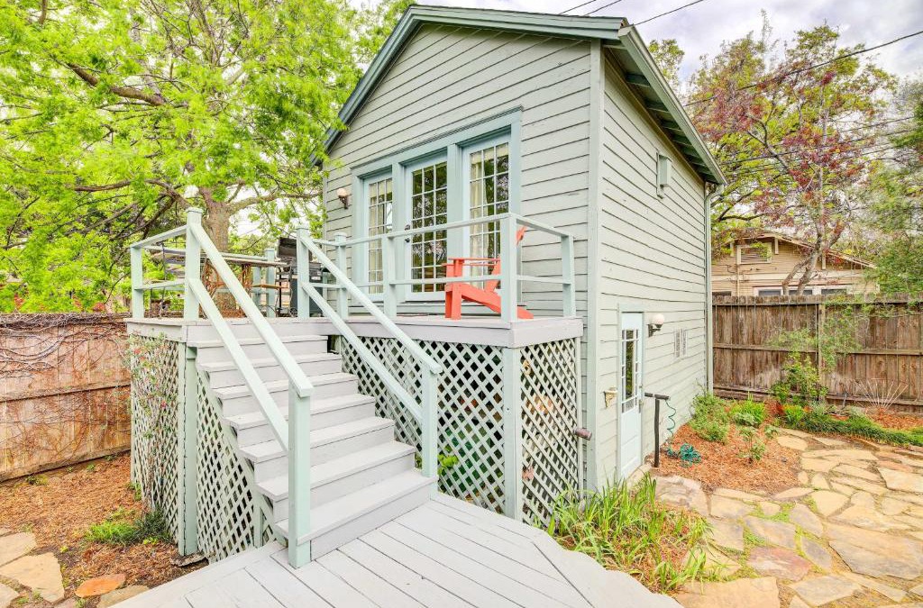 Woodland Heights Apartment | Pet-Friendly Garden Studio in Woodland Heights!