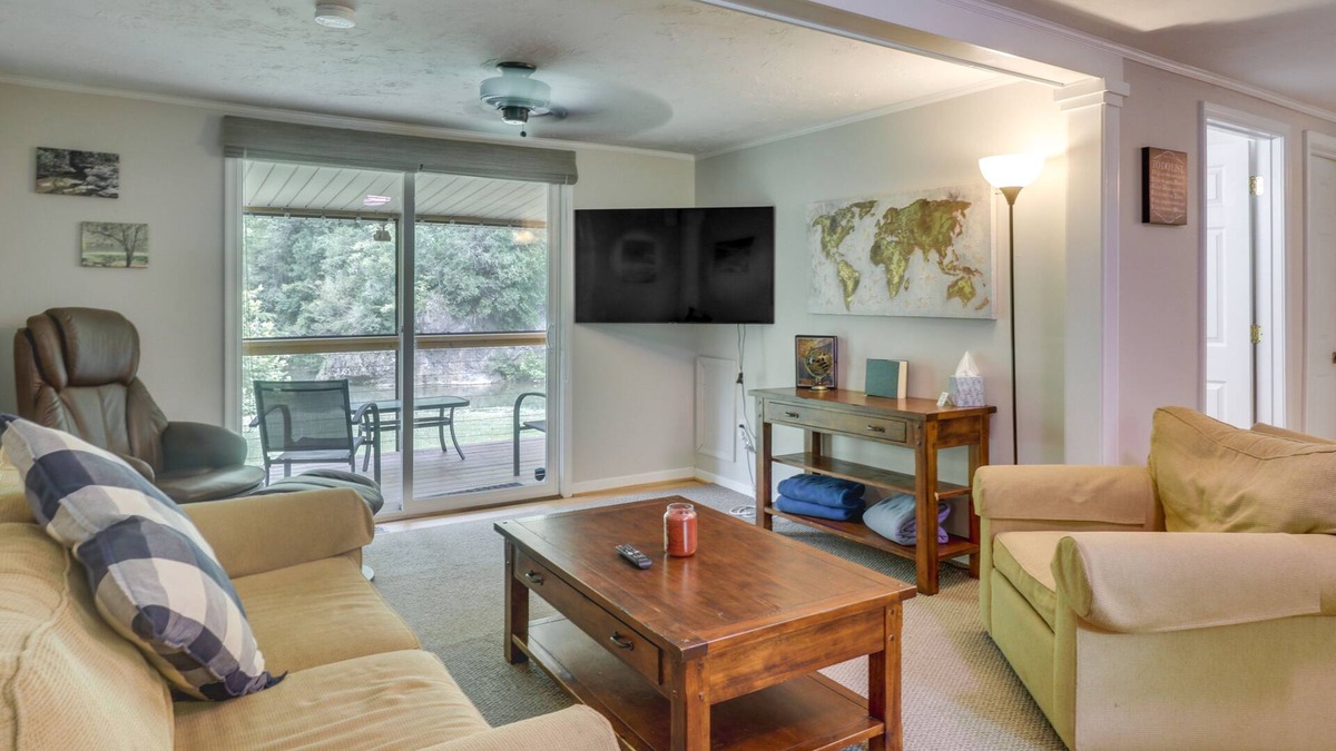 Spottswood House | Pet-Friendly Glasgow Home w/ Buffalo Creek View!