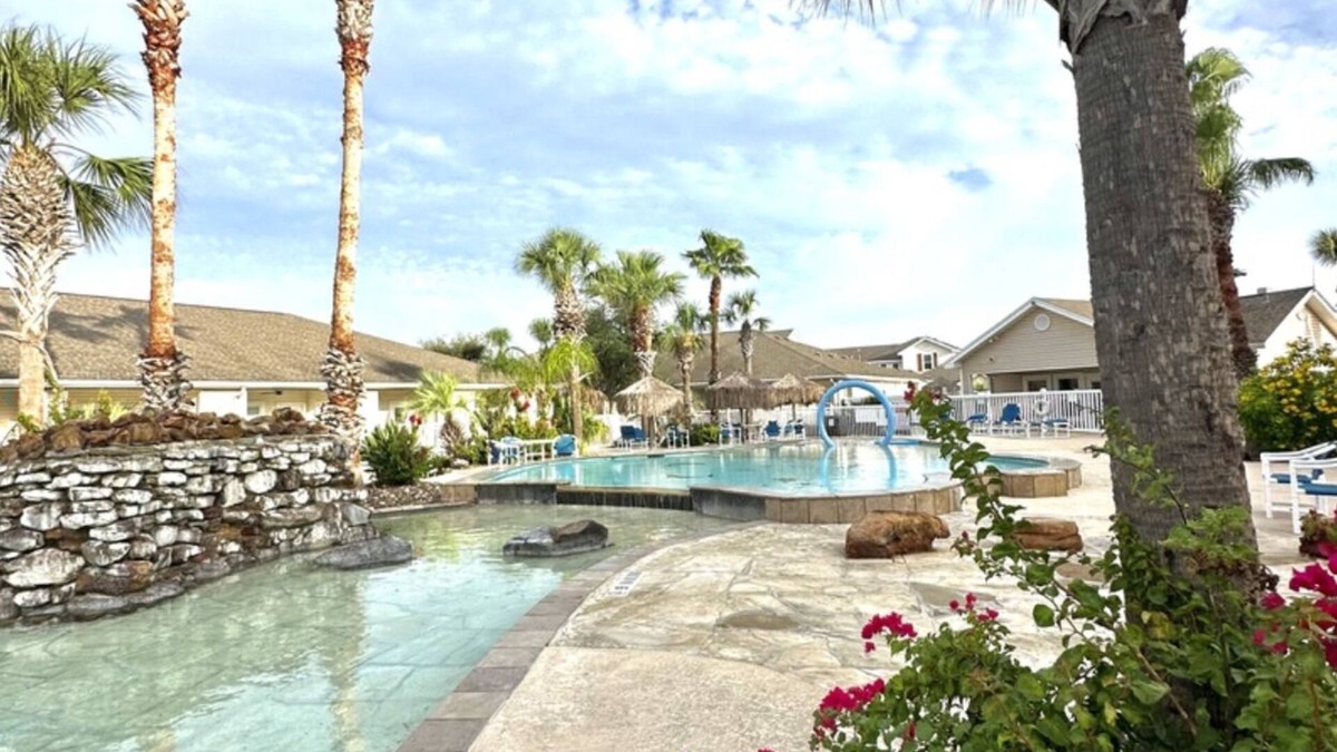 Corpus Christi Condo | Pet Friendly, Golf Cart Accessible, Shared Heated Pool