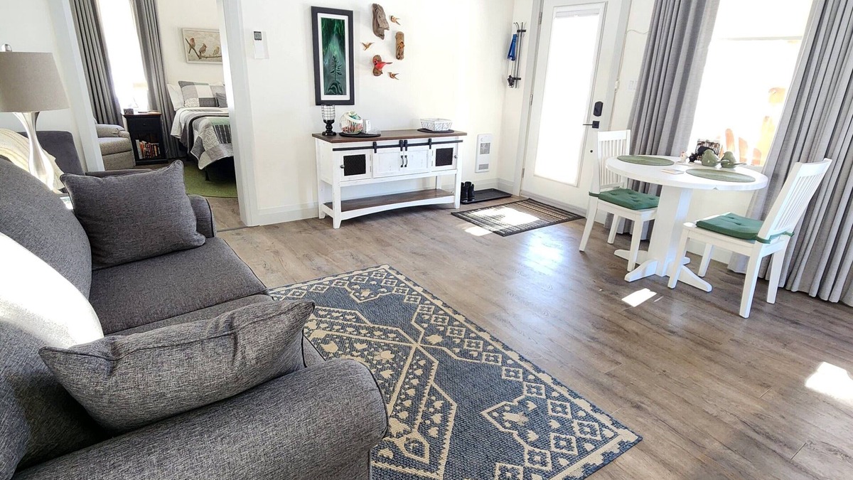 Utterson House | Pet Friendly - Gryffin RidgeThe Magic Forest