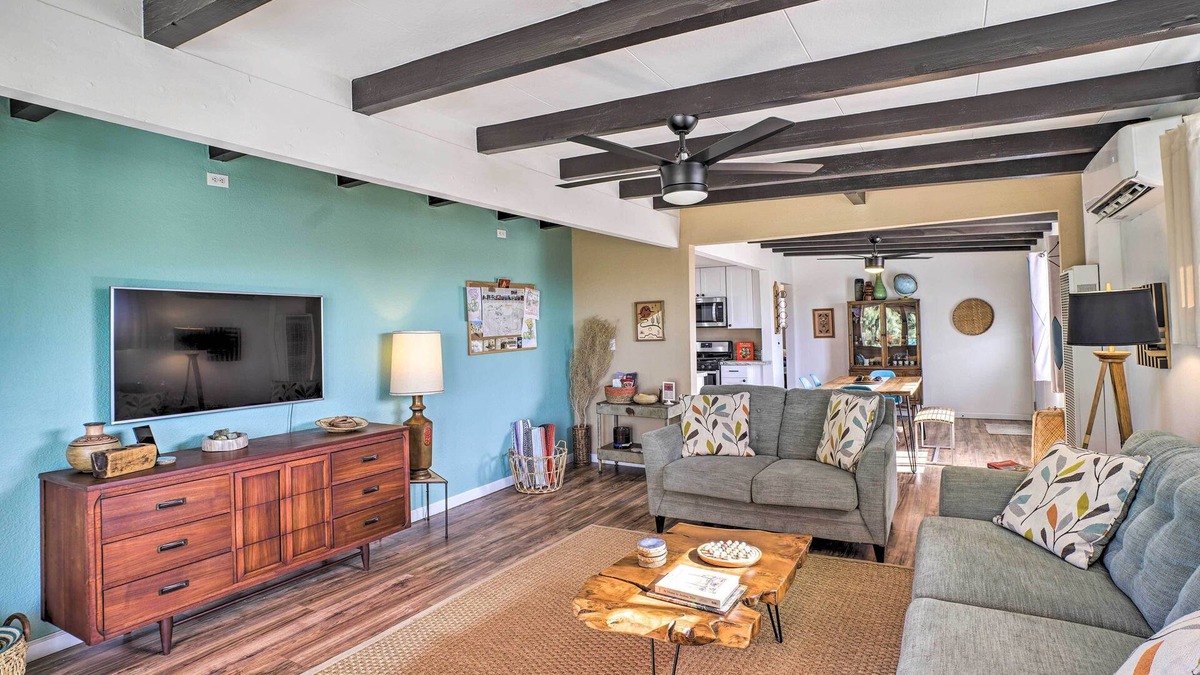 Twentynine Palms House | Pet-Friendly Home w/Patios & Private Hot Tub!