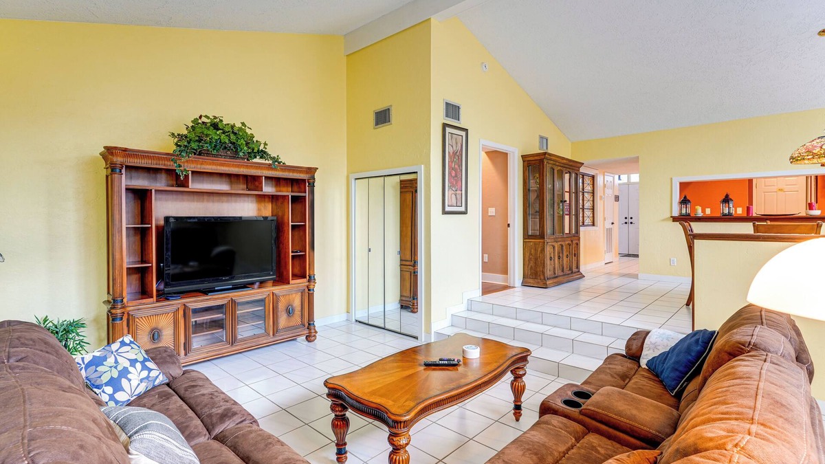 Haines City House | Pet-Friendly Haines City Gem w/Community Pool