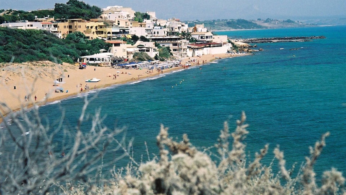 Triscina House | Pet-Friendly 'Holiday Home in Triscina' with Garden & Wi-Fi