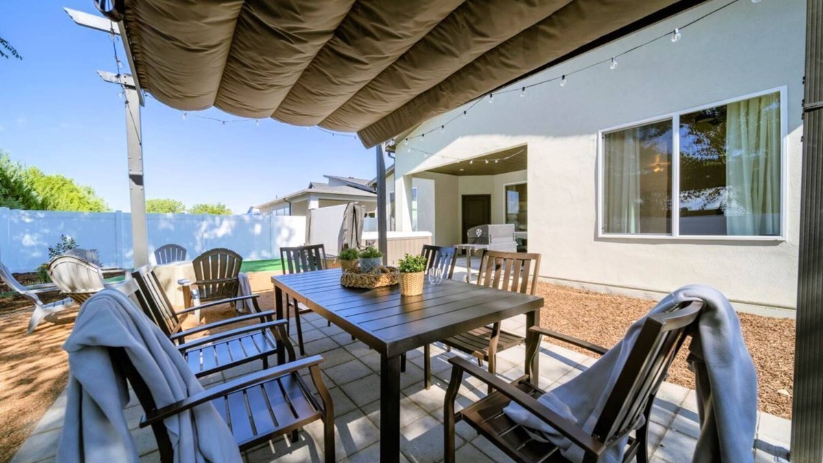 Grand Junction House | Pet Friendly Home w/Epic Yard | Hot Tub | Views