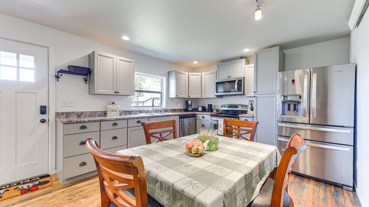 Shelton House | Pet-Friendly Home: 29 Mi to Olympic National Park!
