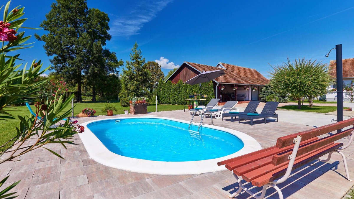 Bjelovar House | Pet friendly home in Gudovac with WiFi