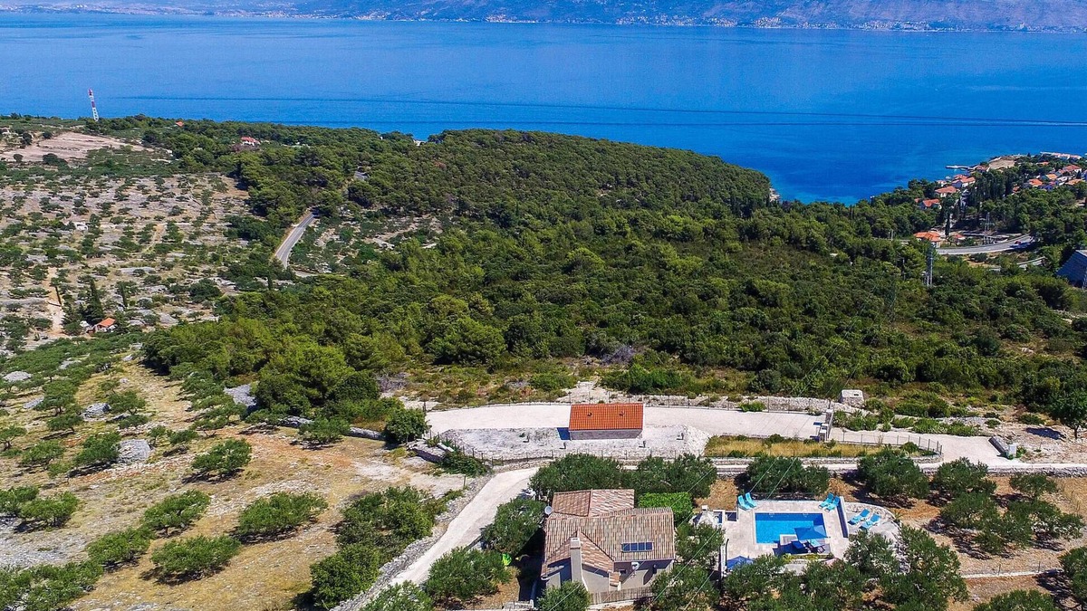 Postira House | Pet friendly home in Postira with WiFi