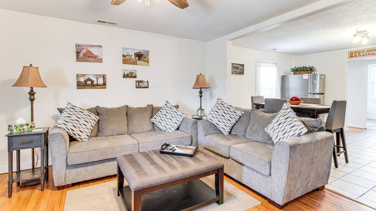 Casey House | Pet-Friendly Home w/Fenced Yard: 'Cozy in Casey'