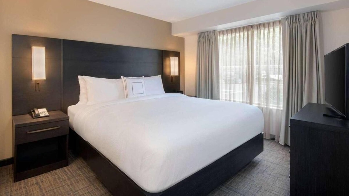 Town Center Hotel | Pet Friendly Hotel! 3 Spacious 2BR Suites with Private Kitchens, Free Breakfast!