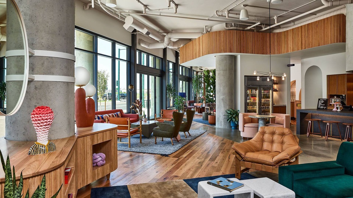 Cole Apartment | Pet Friendly + Junior Studio | Rooftop Views & Bar