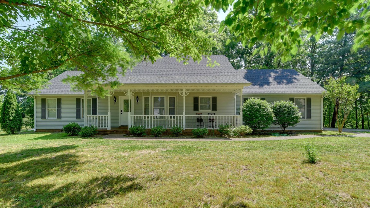 Bowling Green House | Pet-Friendly Kentucky Home Near Hiking & Kayaking!