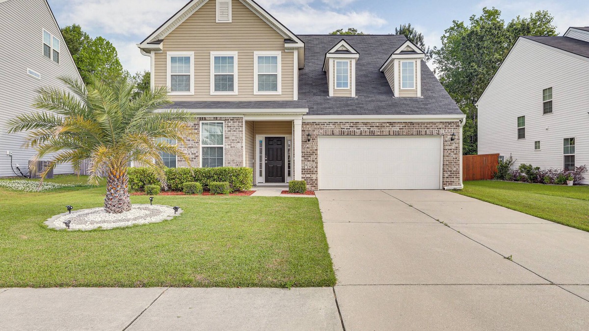 Ladson House | Pet-Friendly Ladson Home: 23 Mi to Charleston!