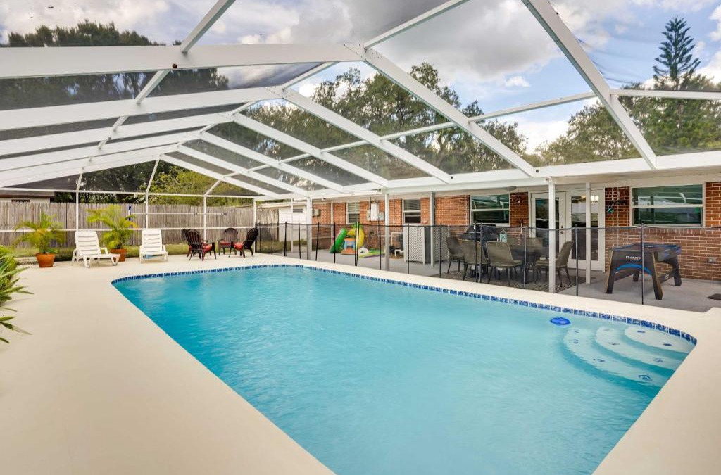 Lake Somerset House | Pet-Friendly Lakeland Escape with Private Pool!