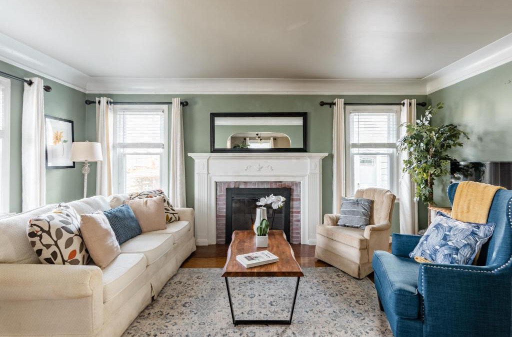 Royal Oak House | Pet Friendly - Large Families - Heart of Royal Oak - 5 Smart TVs