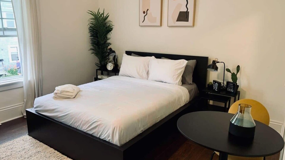 North End Apartment | Pet-Friendly, Lovely Studio w/Balcony