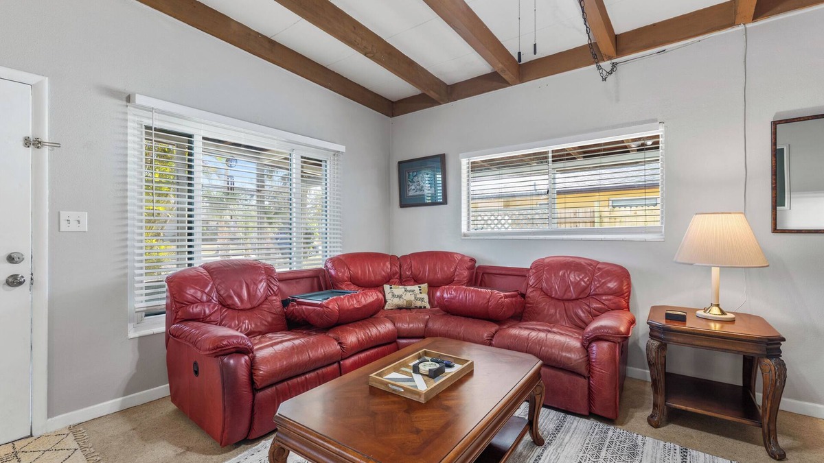 Whitfield House | Pet Friendly. Minutes to Beaches. Charming 2-bedroom house in adorable Sarasota.