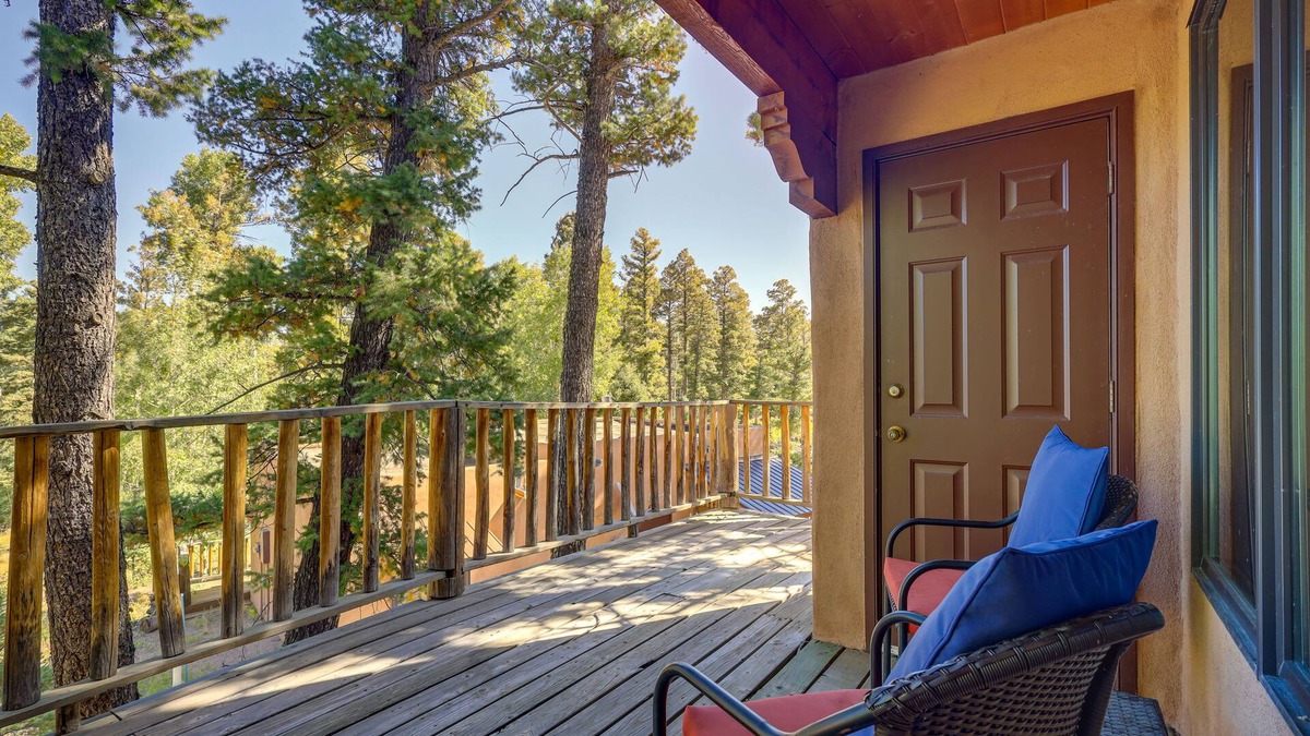Amalia Cabin | Pet-Friendly Mountain Cabin in Taos County!