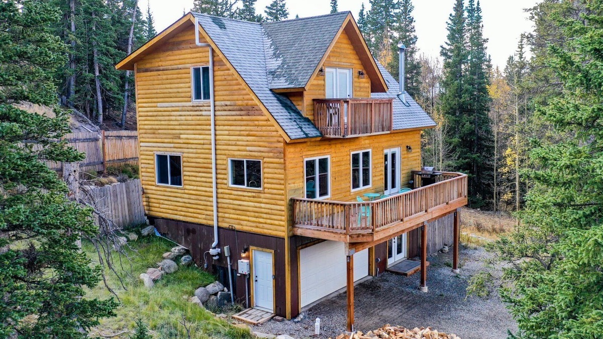 Alma Cabin | Pet Friendly, Mountain Views, Near Fishing, Skiing and Hiking - Con Alma