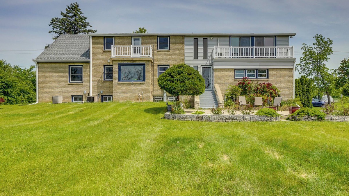 Brookfield Apartment | Pet-Friendly New Berlin Retreat w/Patio & Yard!