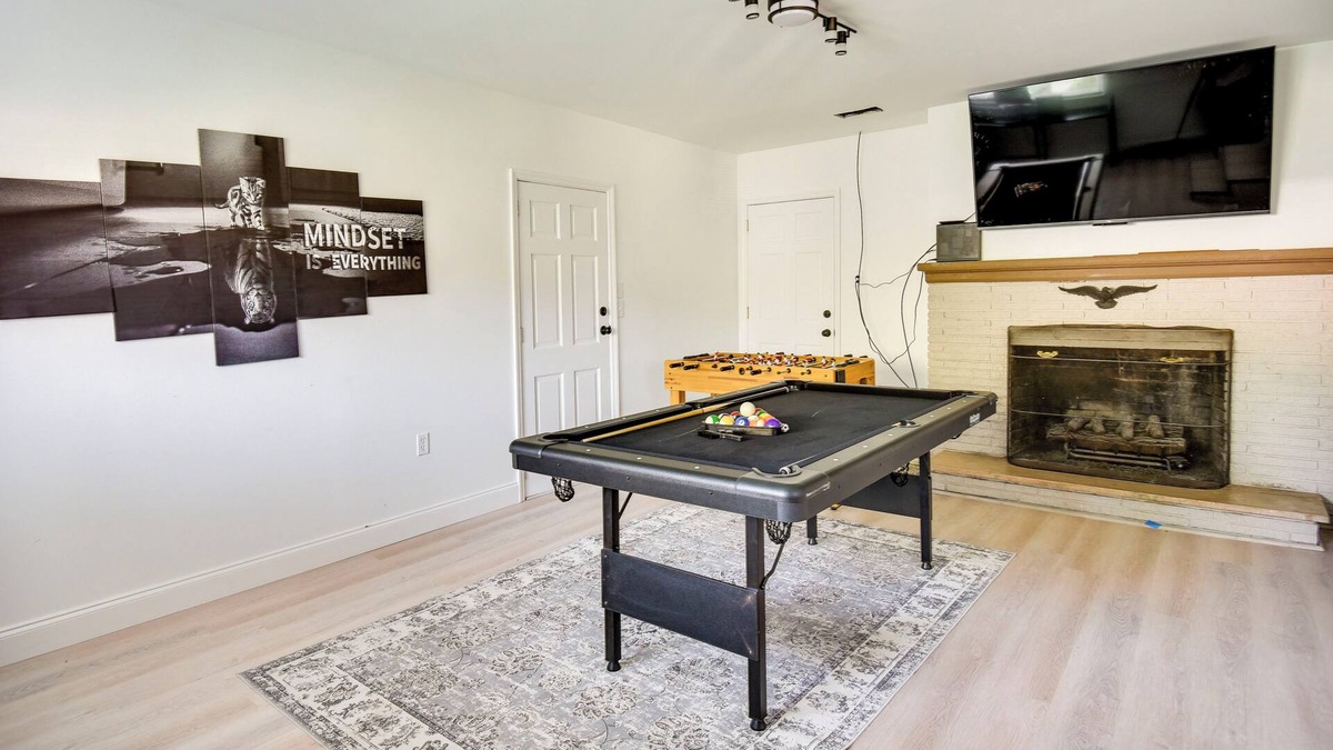 Norfolk - Virginia Beach Cottage | Pet-friendly Norfolk Retreat ~ 7 Mi to Beach!