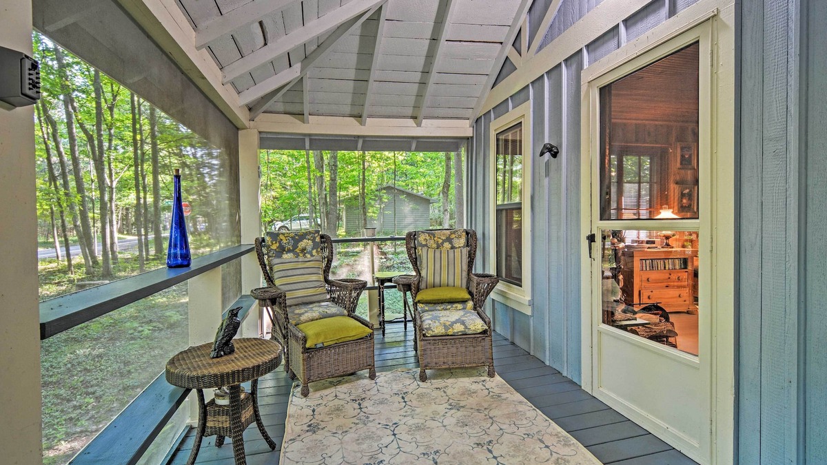 Harbor Springs Cottage | Pet-Friendly 'One Crow Cottage' in Harbor Springs!