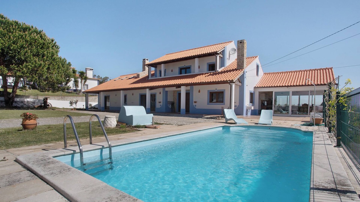 Caldas da Rainha Villa | Pet-Friendly Villa Melquites Country House with Mountain View, Pool, Wi-Fi, Terraces & Garden