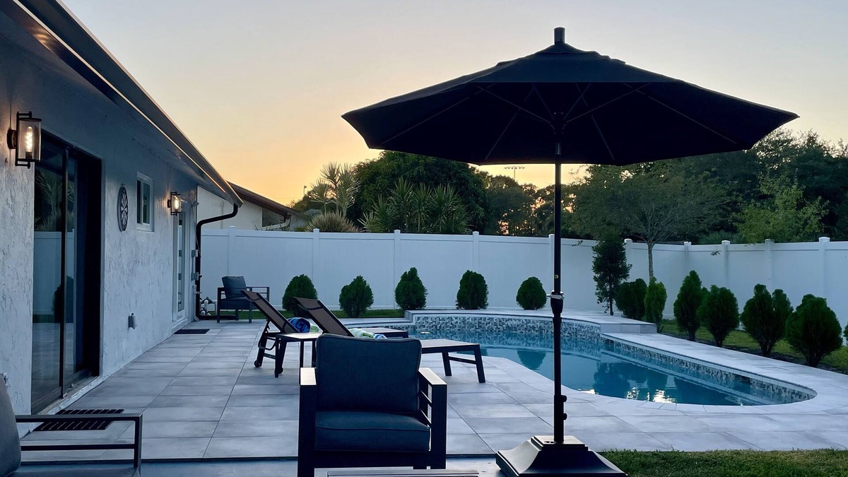 Royal Palm Beach House | Pet friendly Royal Palm oasis with pool