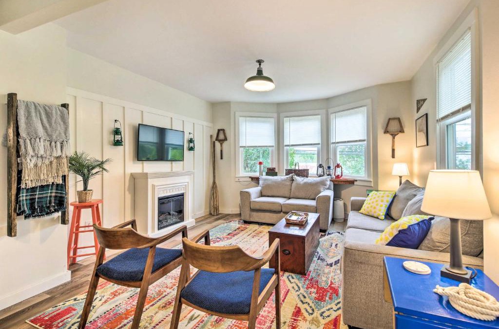 Saranac Lake House | Pet-Friendly Saranac Lake Retreat with Deck and Yard